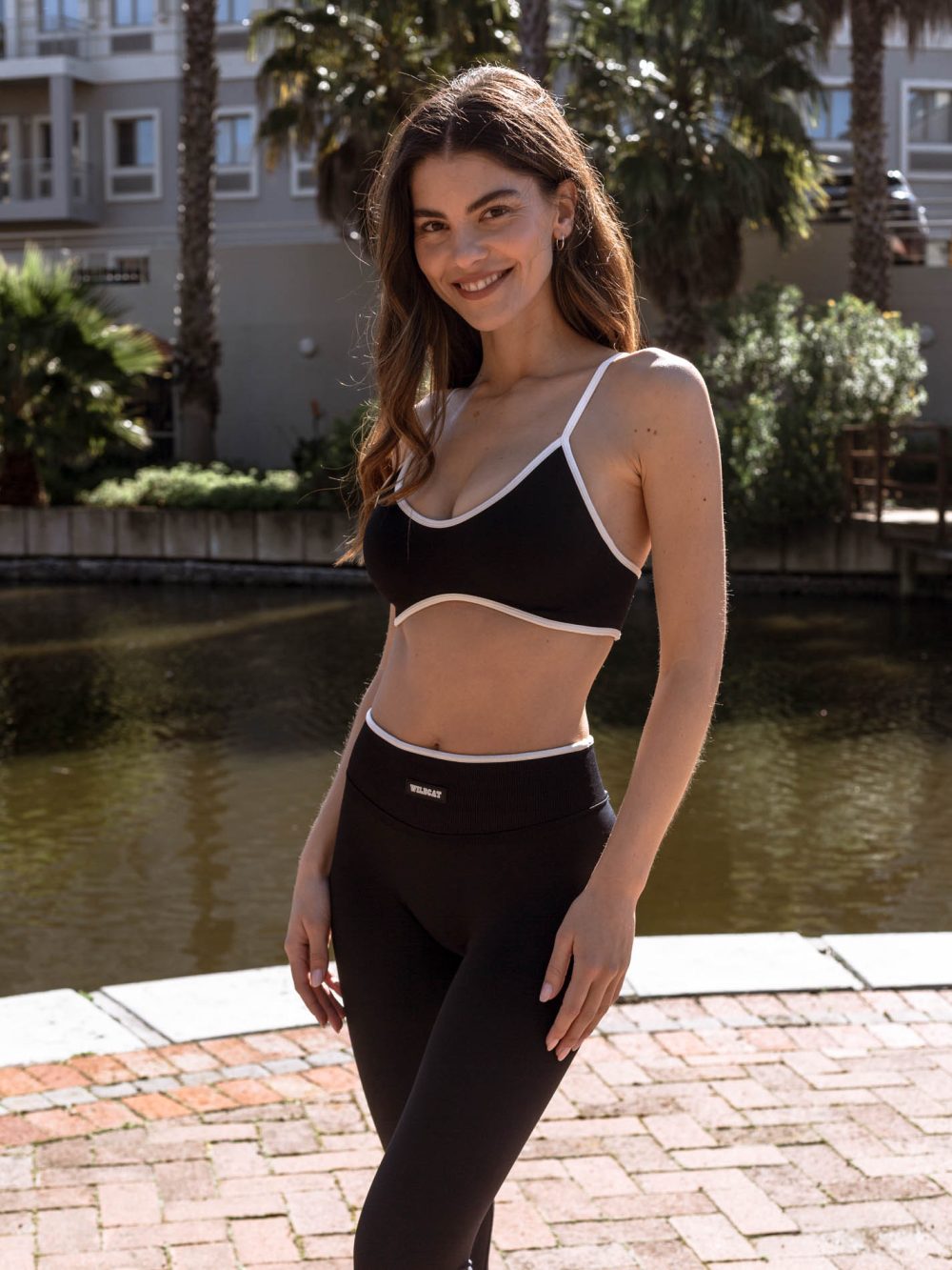HALO Seamless Sports Bra - Contrast Black - Image 9