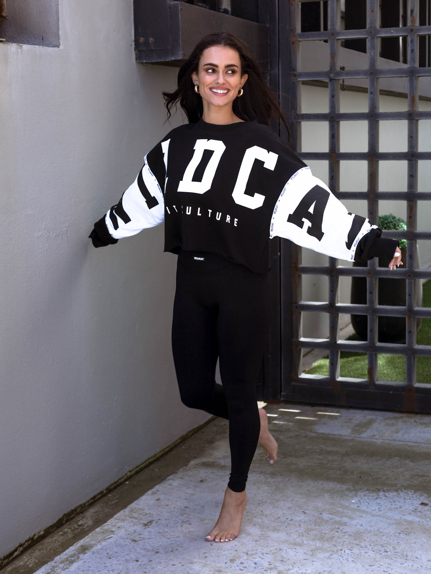 WILDCAT - FIT CULTURE Oversized Fleece Crew Crop - Contrast Black - Image 8