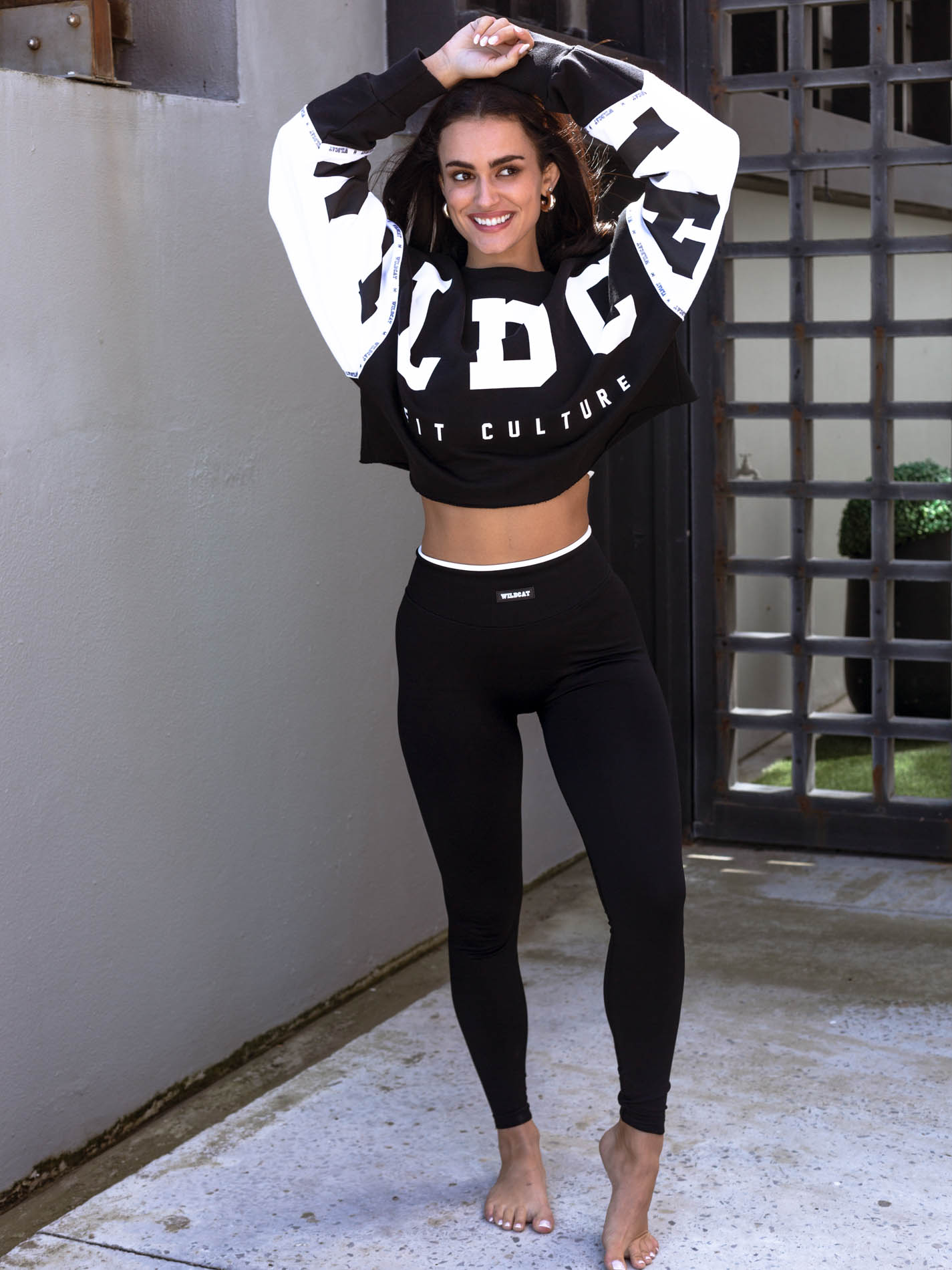 WILDCAT - FIT CULTURE Oversized Fleece Crew Crop - Contrast Black - Image 5