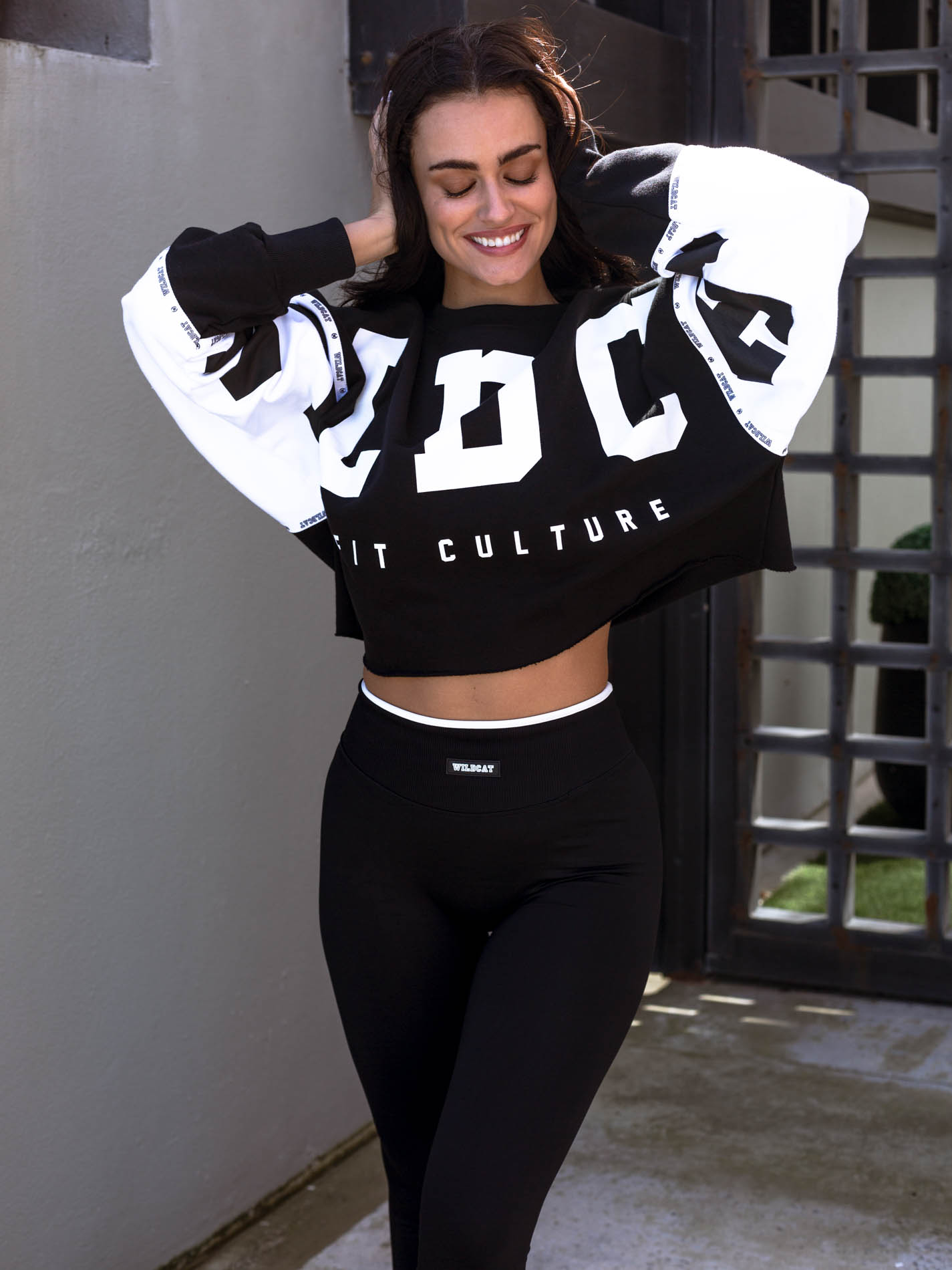 WILDCAT - FIT CULTURE Oversized Fleece Crew Crop - Contrast Black - Image 6