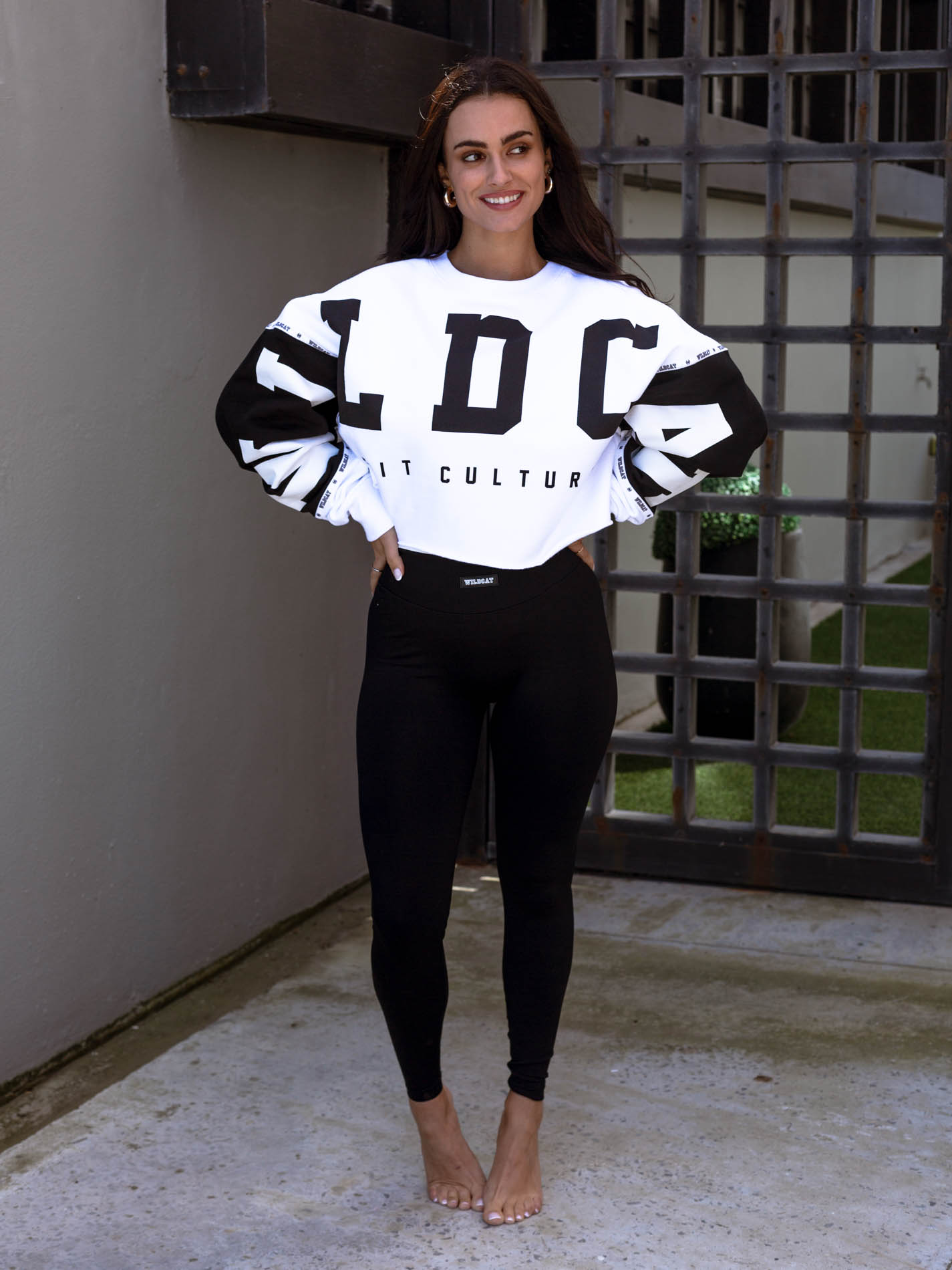 WILDCAT - FIT CULTURE Oversized Fleece Crew Crop - Contrast White - Image 6