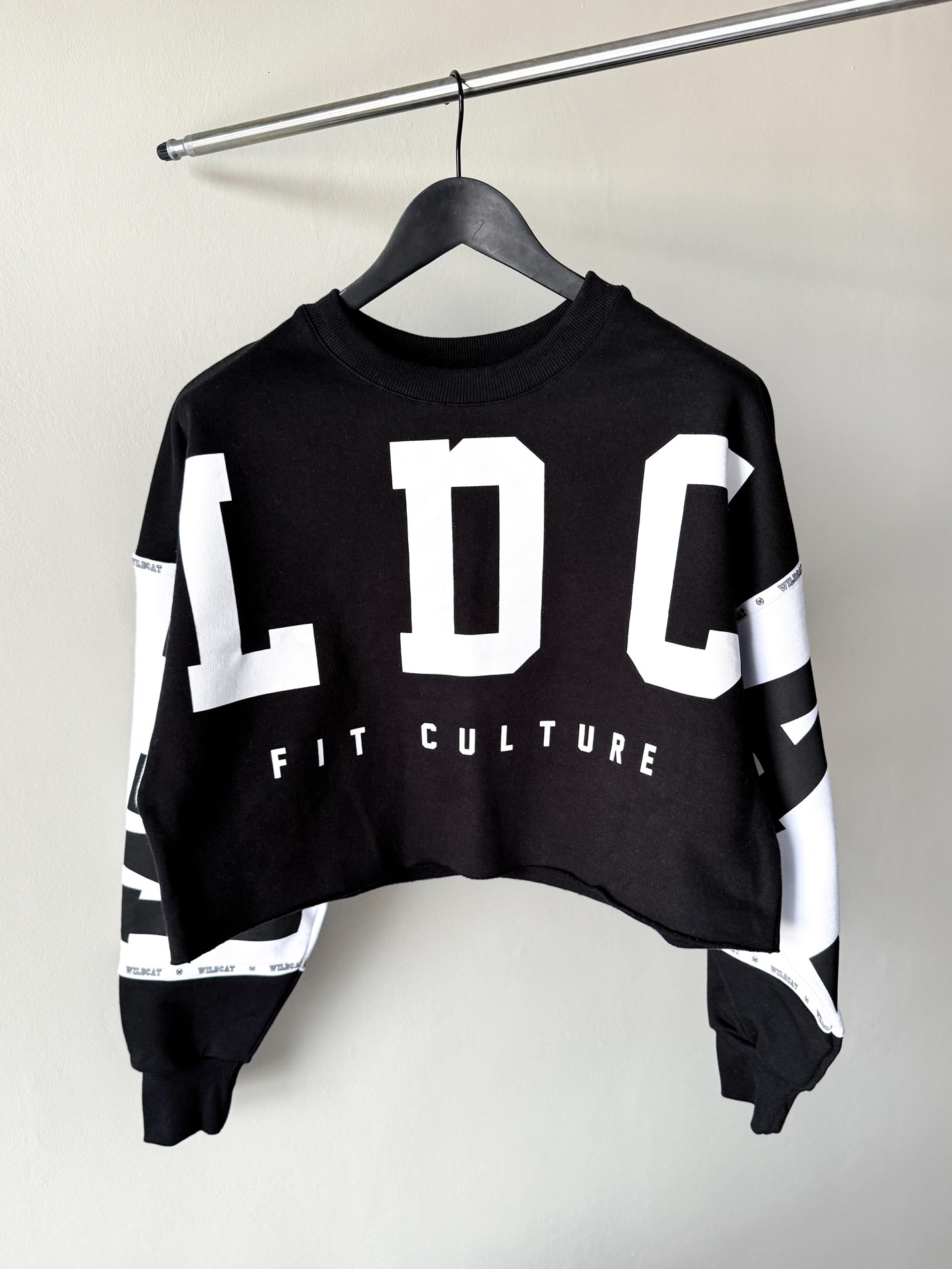 WILDCAT - FIT CULTURE Oversized Fleece Crew Crop - Contrast Black